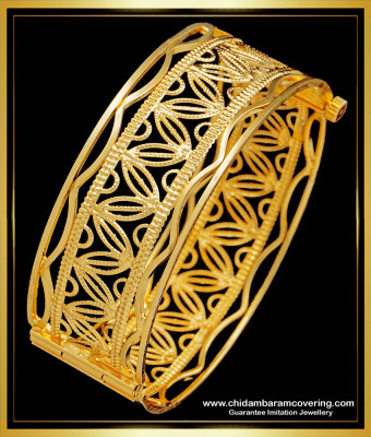BNG522 -2.6 Size New Model Light Weight Screw Type 1 Gram Gold Kada Bangle Online